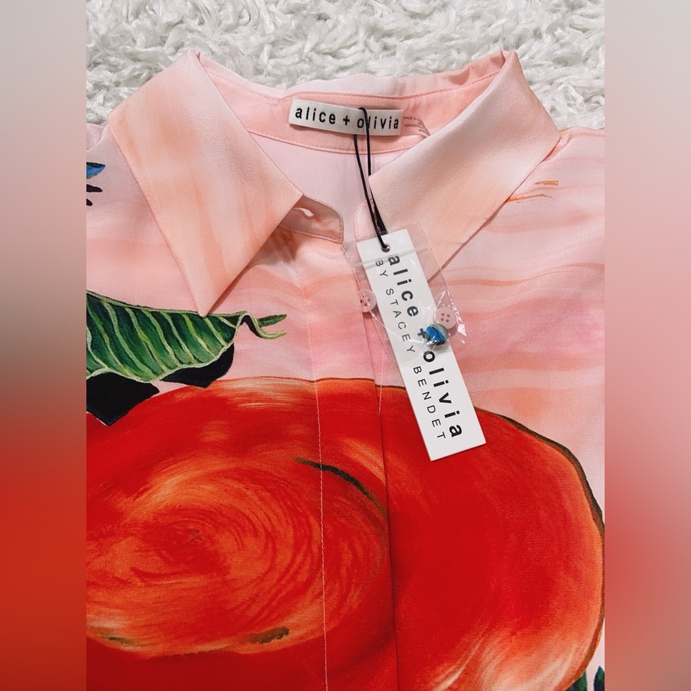 NWT Alice + Olivia Willa Silk Top In Palm Beach - Picture 7 of 10